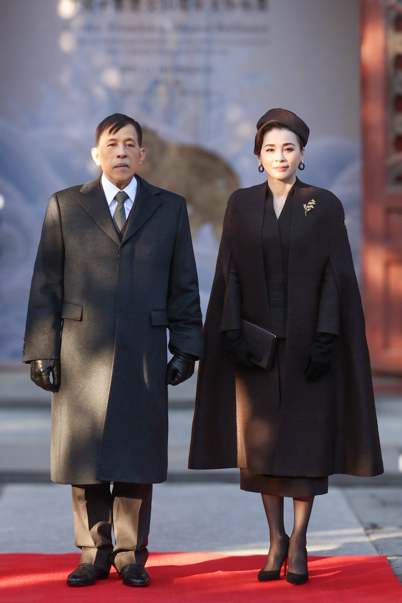 Hoàng hậu Thái Lan từng là tiếp viên hàng không: U50 đẹp lộng lẫy như minh tinh trong chuyến công du nước ngoài- Ảnh 1. Hoàng hậu Thái Lan từng là tiếp viên hàng không: U50 đẹp lộng lẫy như minh tinh trong chuyến công du nước ngoài- Ảnh 1.