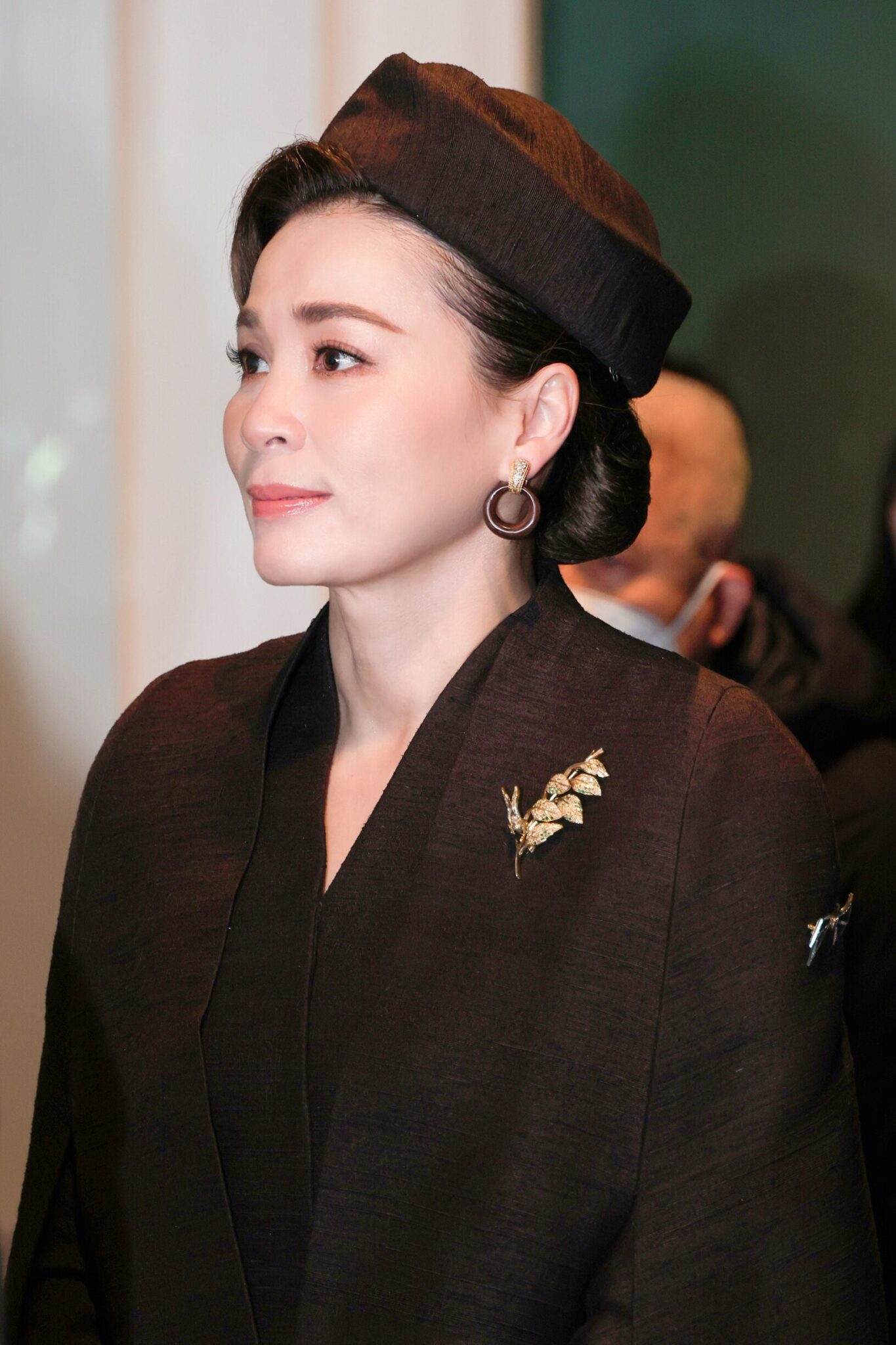 Hoàng hậu Thái Lan từng là tiếp viên hàng không: U50 đẹp lộng lẫy như minh tinh trong chuyến công du nước ngoài- Ảnh 10. Hoàng hậu Thái Lan từng là tiếp viên hàng không: U50 đẹp lộng lẫy như minh tinh trong chuyến công du nước ngoài- Ảnh 10.