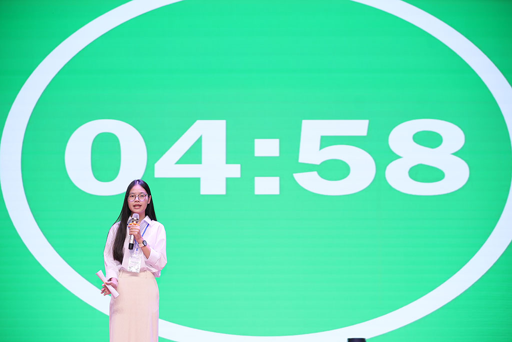 Sinh viên Phenikaa ví xe xăng như "Nokia 1280 thời chưa chịu nâng cấp": Sân chơi Green Voices nóng hơn dự đoán - Ảnh 4.