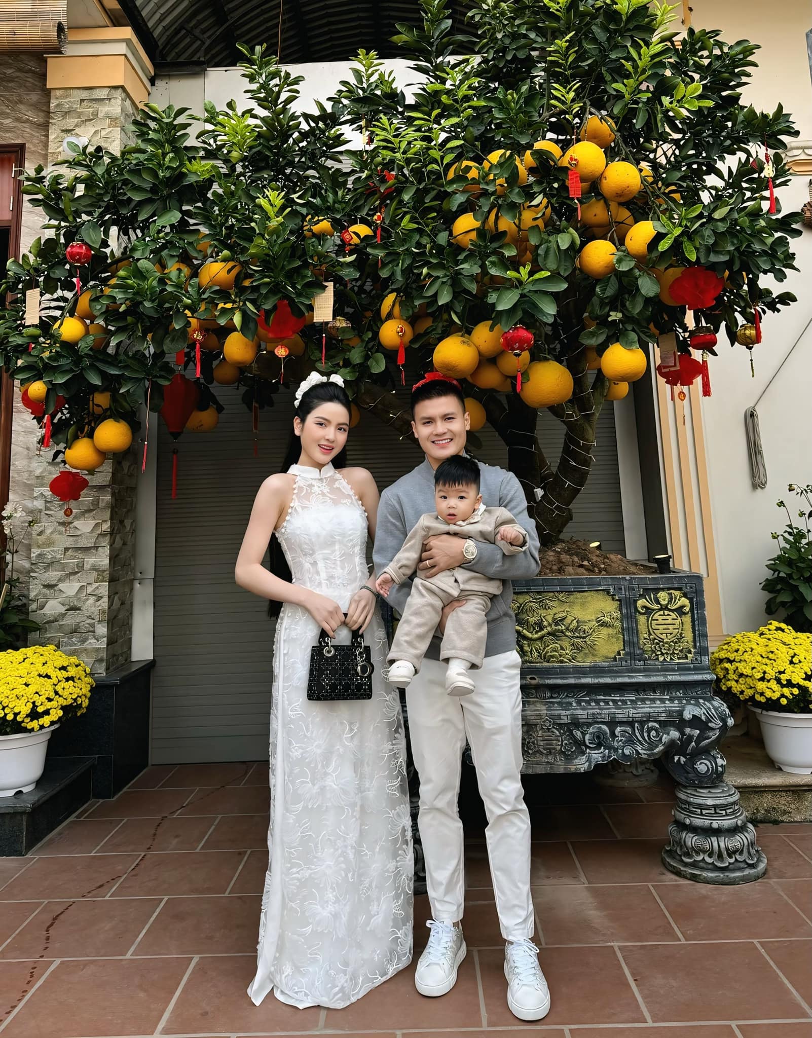 Cuộc sống hôn nhân của Quang Hải và Chu Thanh Huyền sau hơn 1 năm- Ảnh 2. Cuộc sống hôn nhân của Quang Hải và Chu Thanh Huyền sau hơn 1 năm- Ảnh 2.