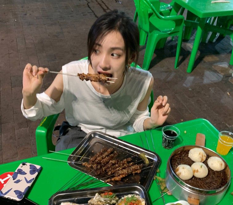 9 thói quen ăn uống khiến chị em "béo không phanh" dù chẳng ăn đêm, mê đồ ngọt hay dầu mỡ- Ảnh 3. 9 thói quen ăn uống khiến chị em "béo không phanh" dù chẳng ăn đêm, mê đồ ngọt hay dầu mỡ- Ảnh 3.