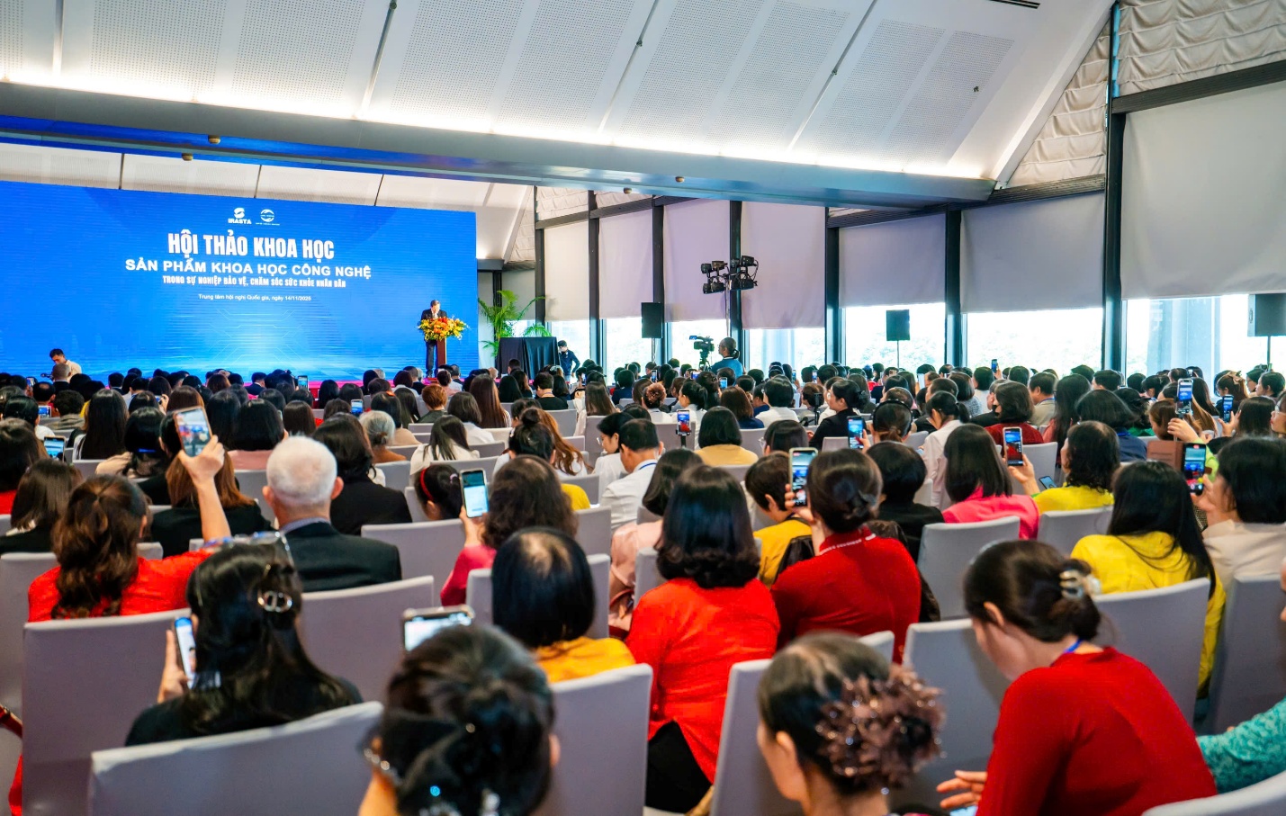 Sản phẩm khoa học công nghệ - Chuẩn mực mới trong niềm tin người tiêu dùng- Ảnh 2. Sản phẩm khoa học công nghệ - Chuẩn mực mới trong niềm tin người tiêu dùng- Ảnh 2.