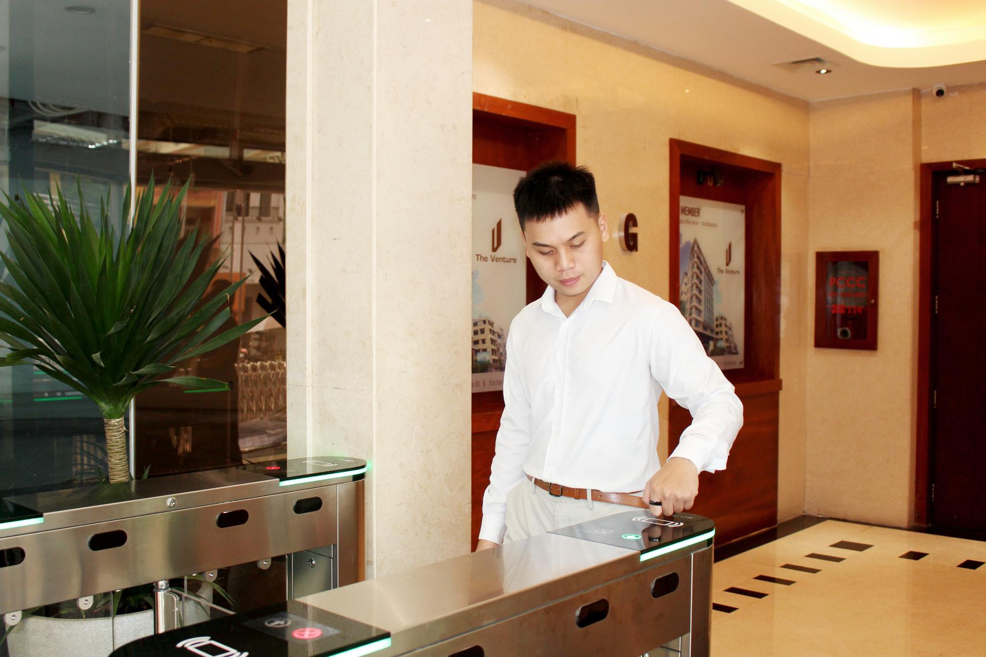 Many Touches và L’MAK hợp tác nâng tầm trải nghiệm không gian làm việc thông minh - Ảnh 2. Many Touches và L’MAK hợp tác nâng tầm trải nghiệm không gian làm việc thông minh - Ảnh 2.