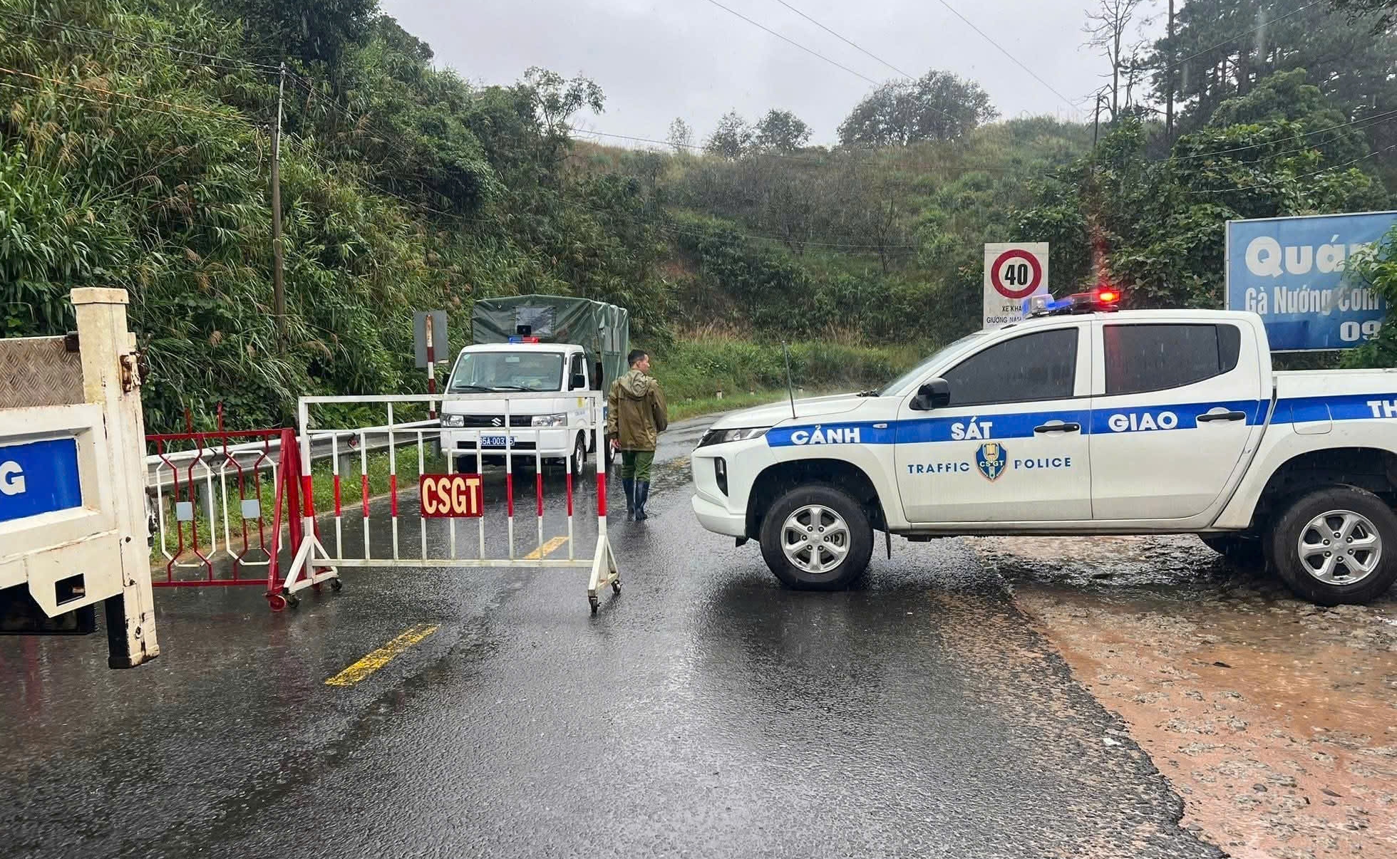 Nông dân trồng rau ở Lâm Đồng thiệt hại nặng vì ngập - Ảnh 7.