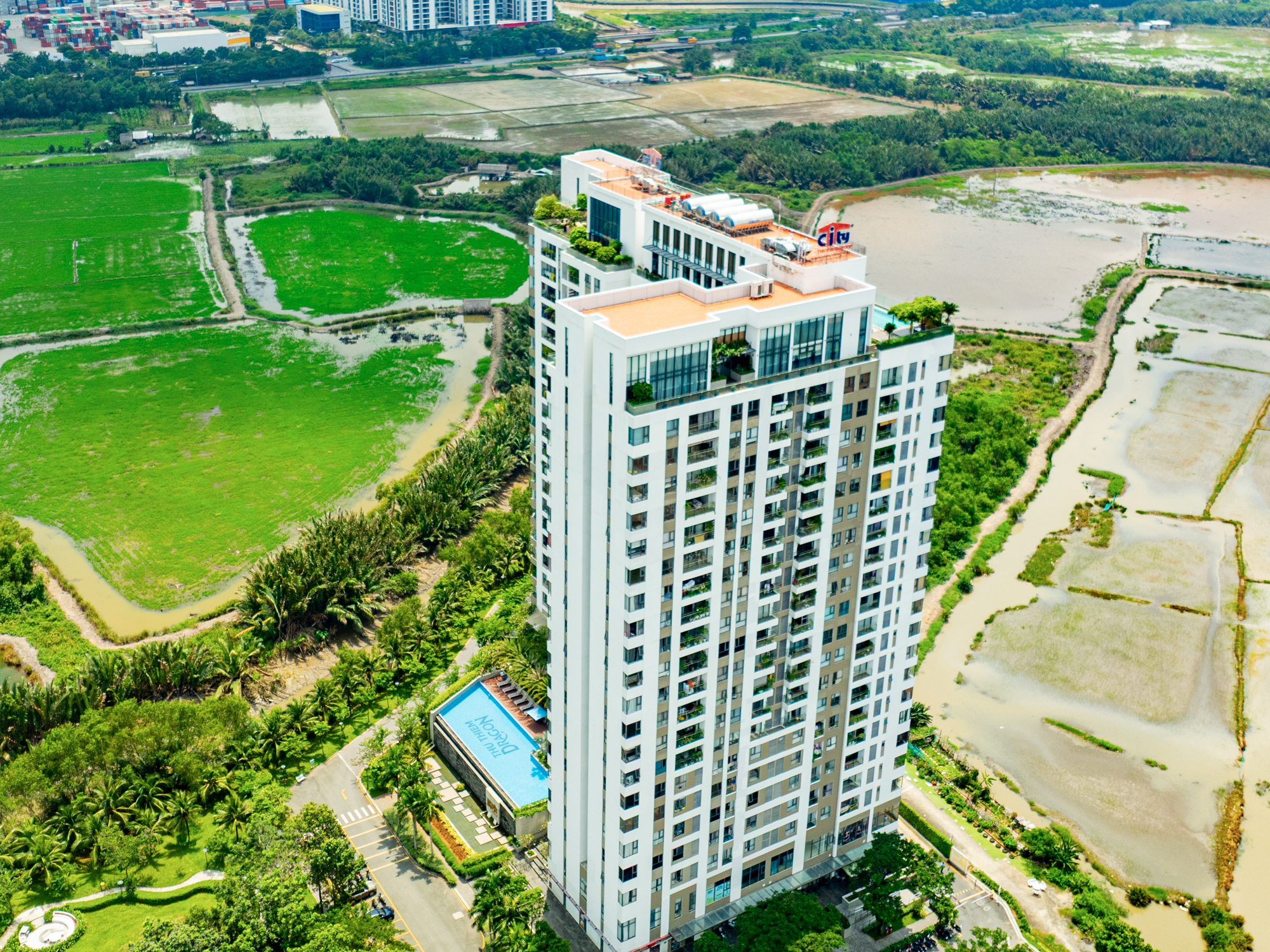 TP.HCM: Đoạn đường dài 8 km nhưng có hơn 10.000 căn hộ chung cư, nối cảng lớn nhất với sân bay rộng nhất Việt Nam - Ảnh 12.