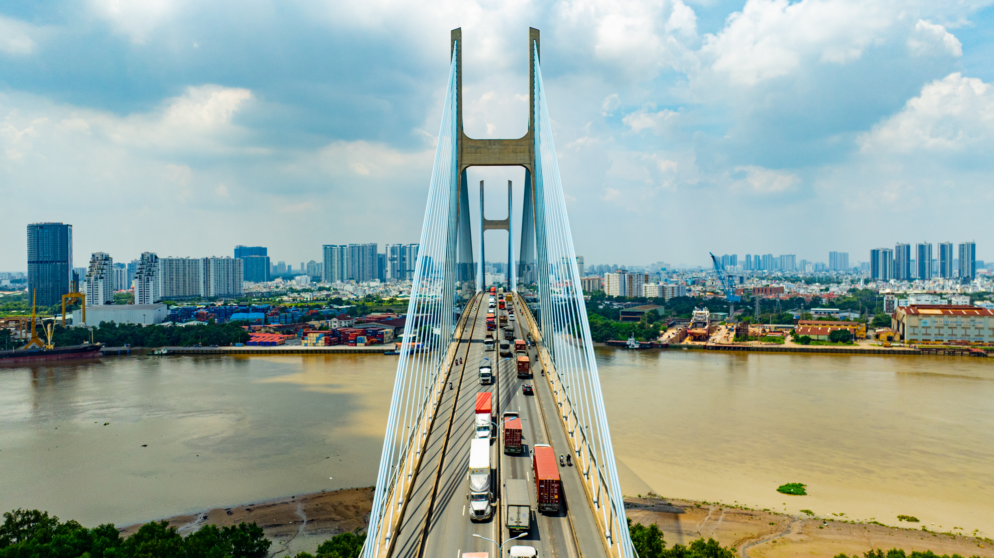 TP.HCM: Đoạn đường dài 8 km nhưng có hơn 10.000 căn hộ chung cư, nối cảng lớn nhất với sân bay rộng nhất Việt Nam - Ảnh 5.