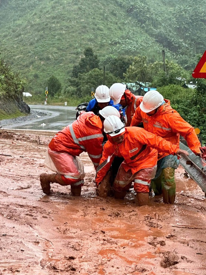 Đà Nẵng tiếp tục mưa lớn, nước sông dâng trở lại- Ảnh 7. Đà Nẵng tiếp tục mưa lớn, nước sông dâng trở lại- Ảnh 7.