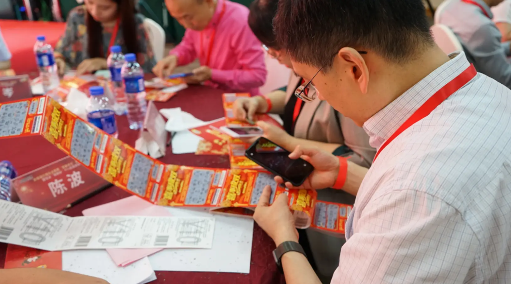 Người đàn ông trúng độc đắc 4 tỷ đồng, đi đổi thưởng thì được thông báo: "Vé số này dùng cho mục đích giải trí, không có giá trị nhận thưởng”- Ảnh 3. Người đàn ông trúng độc đắc 4 tỷ đồng, đi đổi thưởng thì được thông báo: "Vé số này dùng cho mục đích giải trí, không có giá trị nhận thưởng”- Ảnh 3.