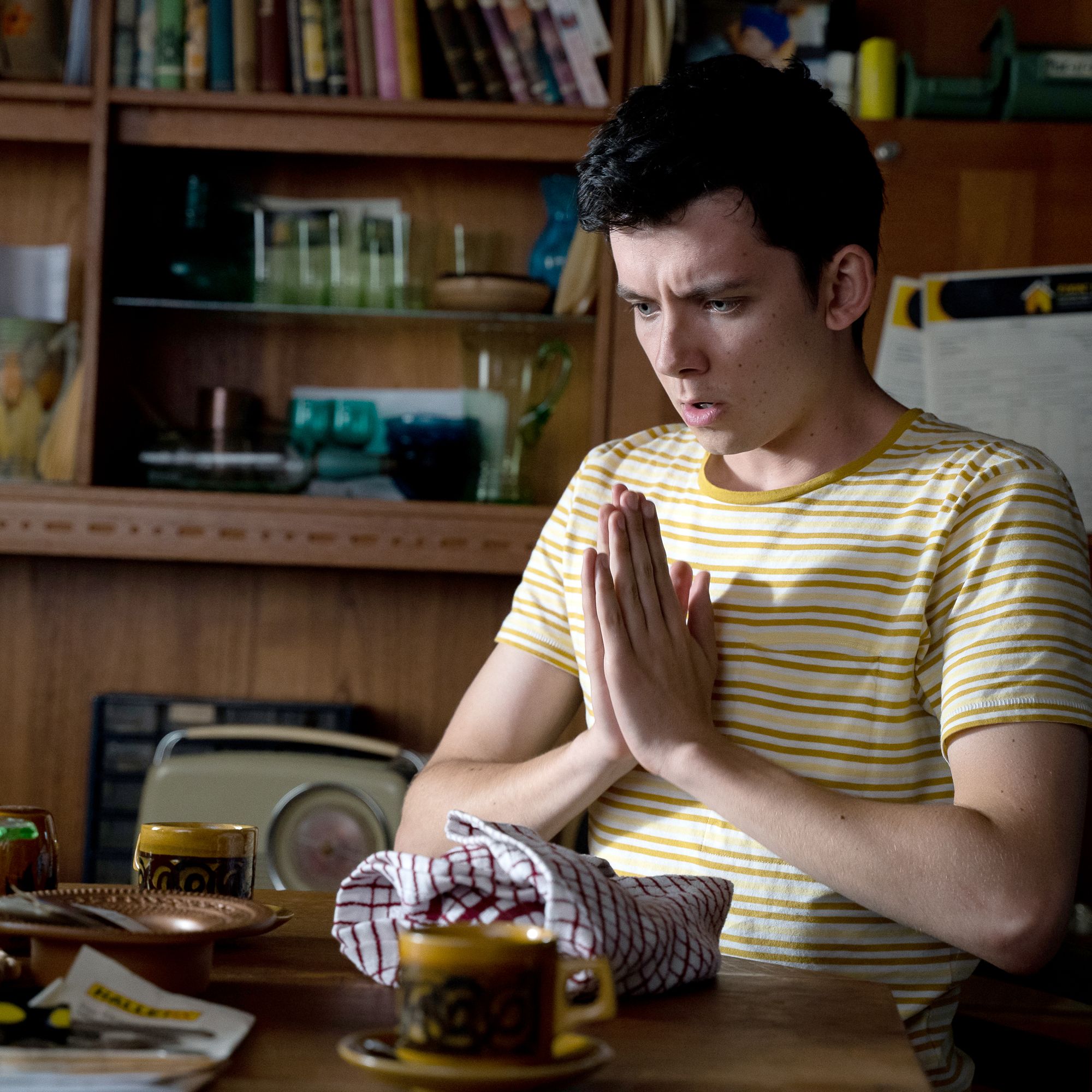 Xem phim Sex Education, tôi giật mình vì con gái gọi tôi là "đồ lỗi thời": Tôi đã bị bỏ lại phía sau rồi sao?- Ảnh 1.