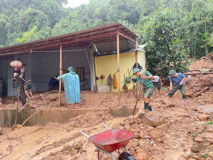 Đà Nẵng tiếp tục mưa lớn, nước sông dâng trở lại- Ảnh 6. Đà Nẵng tiếp tục mưa lớn, nước sông dâng trở lại- Ảnh 6.