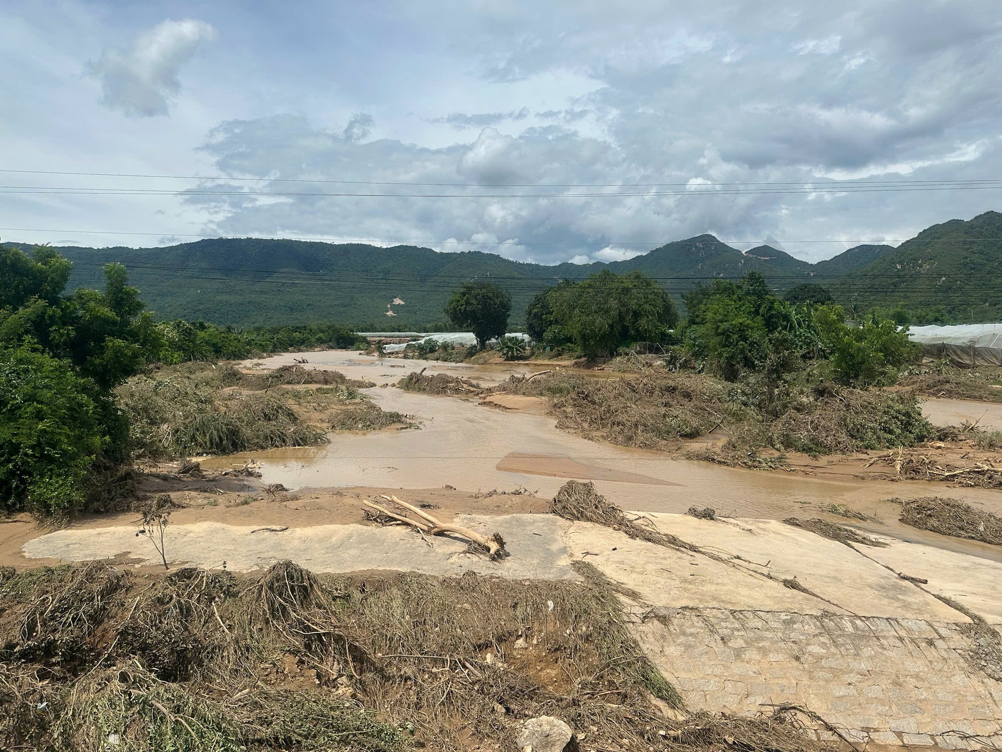 Hồ chứa nước gây chết người ở Lâm Đồng chưa được cấp phép xây dựng - Ảnh 3.