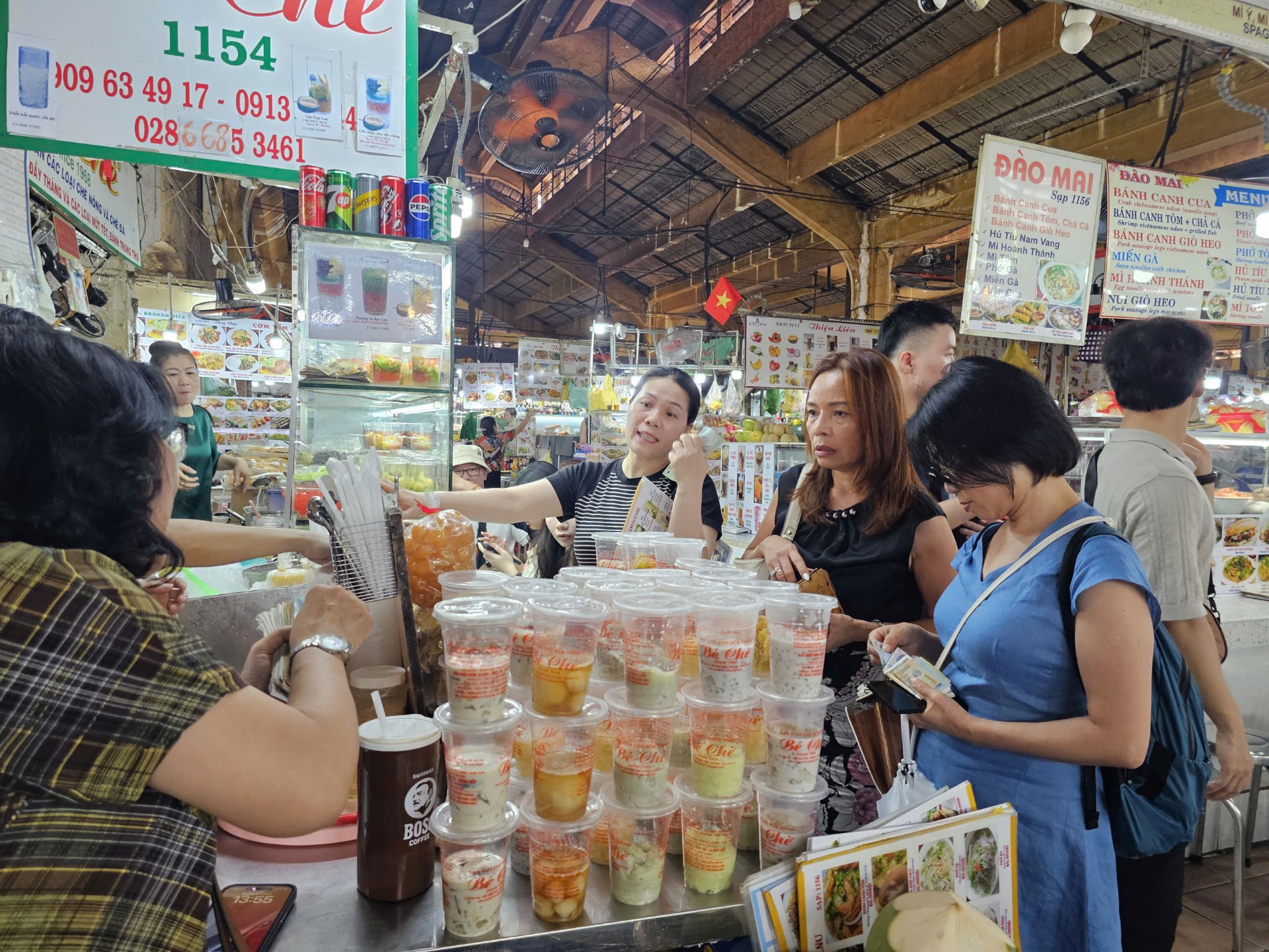 Hộ kinh doanh chật vật chuyển đổi thuế (*): Lo lắng về ngưỡng doanh thu chịu thuế - Ảnh 1. Hộ kinh doanh chật vật chuyển đổi thuế (*): Lo lắng về ngưỡng doanh thu chịu thuế - Ảnh 1.