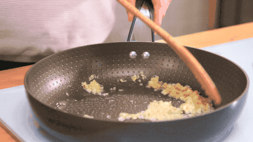 Người ăn tỏi thường xuyên vào các bữa ăn, cơ thể có thể xuất hiện 4 thay đổi- Ảnh 1.