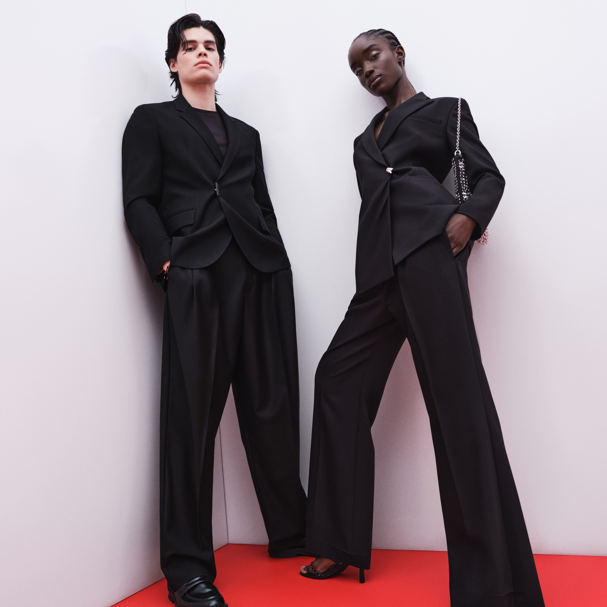 HUGO kể chuyện bằng chất liệu: Mùa đông của kết cấu và tiết chế- Ảnh 1.