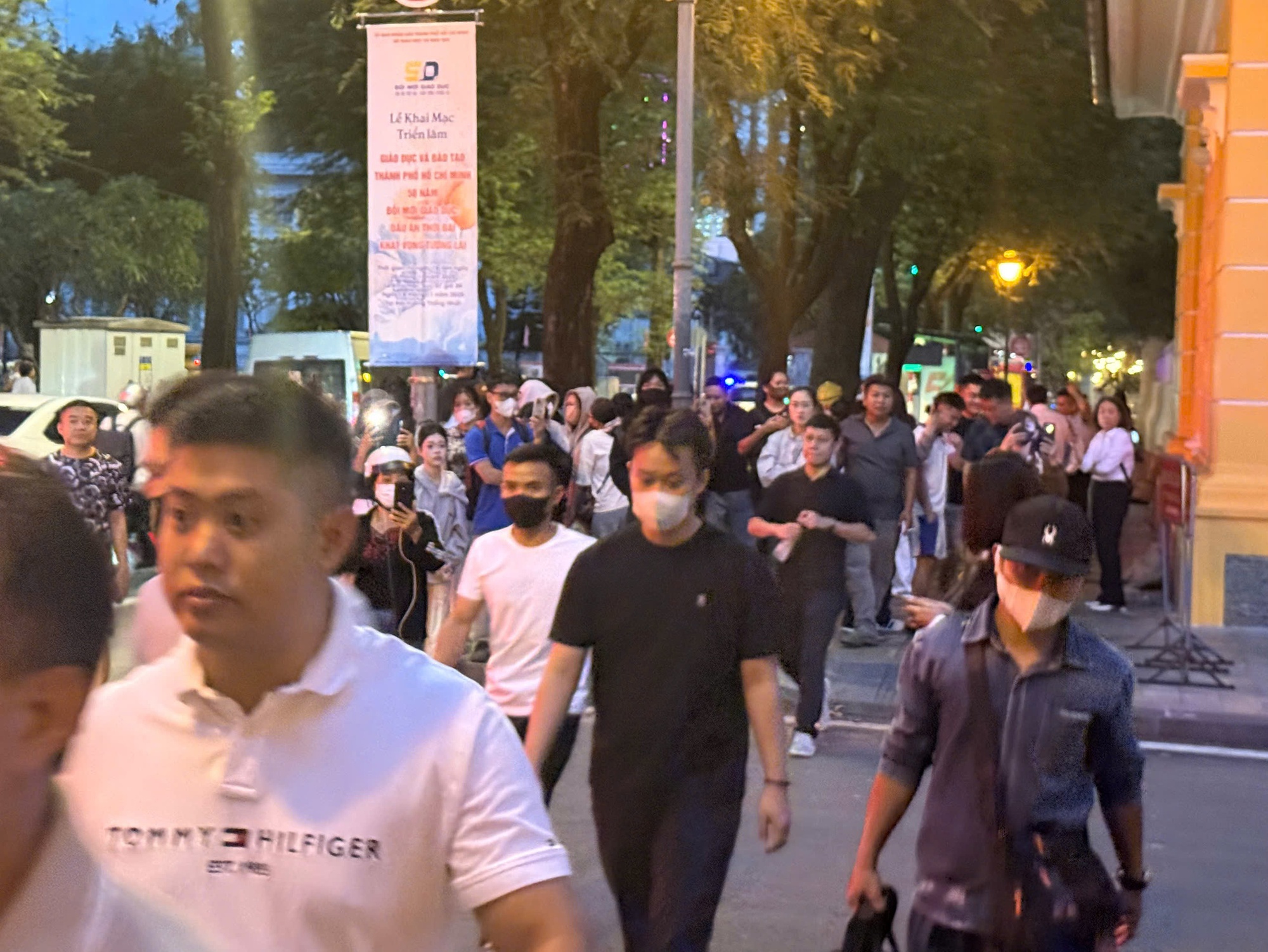 Hình ảnh bất ngờ sau phiên toà xét xử hoa hậu Thuỳ Tiên - Ảnh 3.