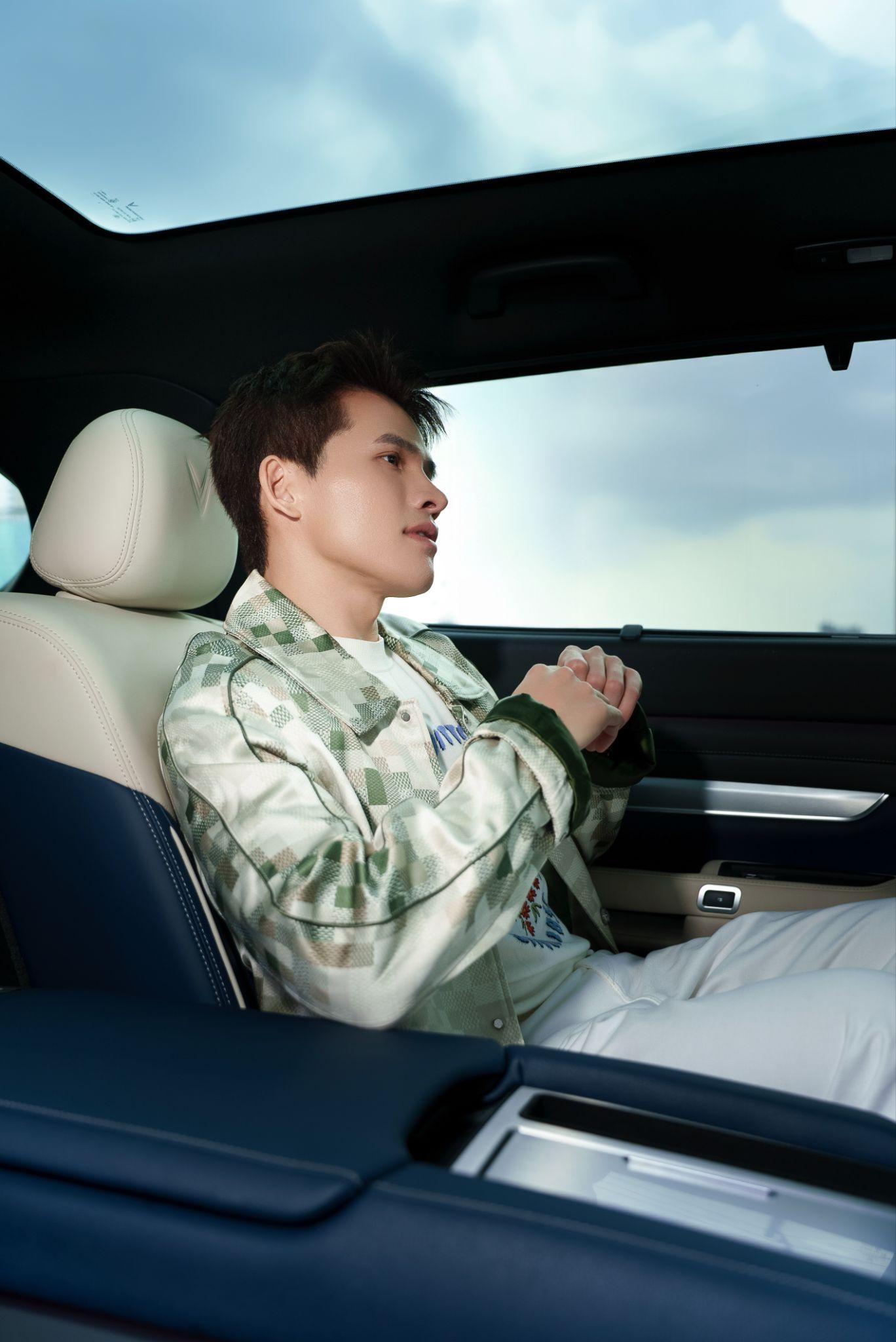 VF 9 & VinFast - Chuẩn mực đẳng cấp của trải nghiệm, đồng hành cùng SKYNote 2025 - Ảnh 1. VF 9 & VinFast - Chuẩn mực đẳng cấp của trải nghiệm, đồng hành cùng SKYNote 2025 - Ảnh 1.