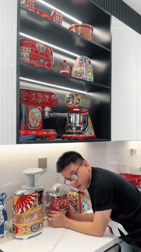 Cô gái miền Tây cưới thiếu gia Sài Thành, bước vào cửa hào môn: Ở biệt thự trăm tỷ, mẹ chồng chiều như trứng mỏng- Ảnh 11. Cô gái miền Tây cưới thiếu gia Sài Thành, bước vào cửa hào môn: Ở biệt thự trăm tỷ, mẹ chồng chiều như trứng mỏng- Ảnh 11.