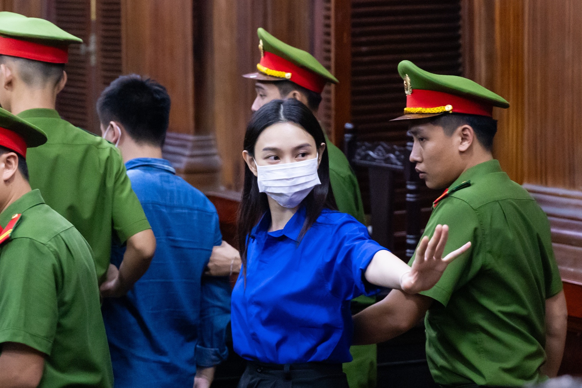 Quanh lời khai "Sen Vàng hưởng lợi 30%" từ hợp đồng với Thùy Tiên - Ảnh 3.