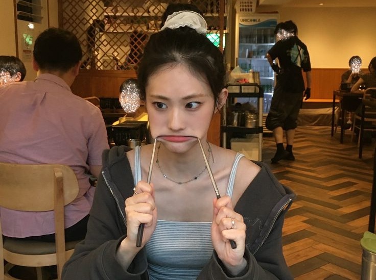 4 kiểu ăn uống khiến “gội thuốc tiên” tóc vẫn rụng lả tả: Rất nhiều chị em Việt thường mắc - Ảnh 1.