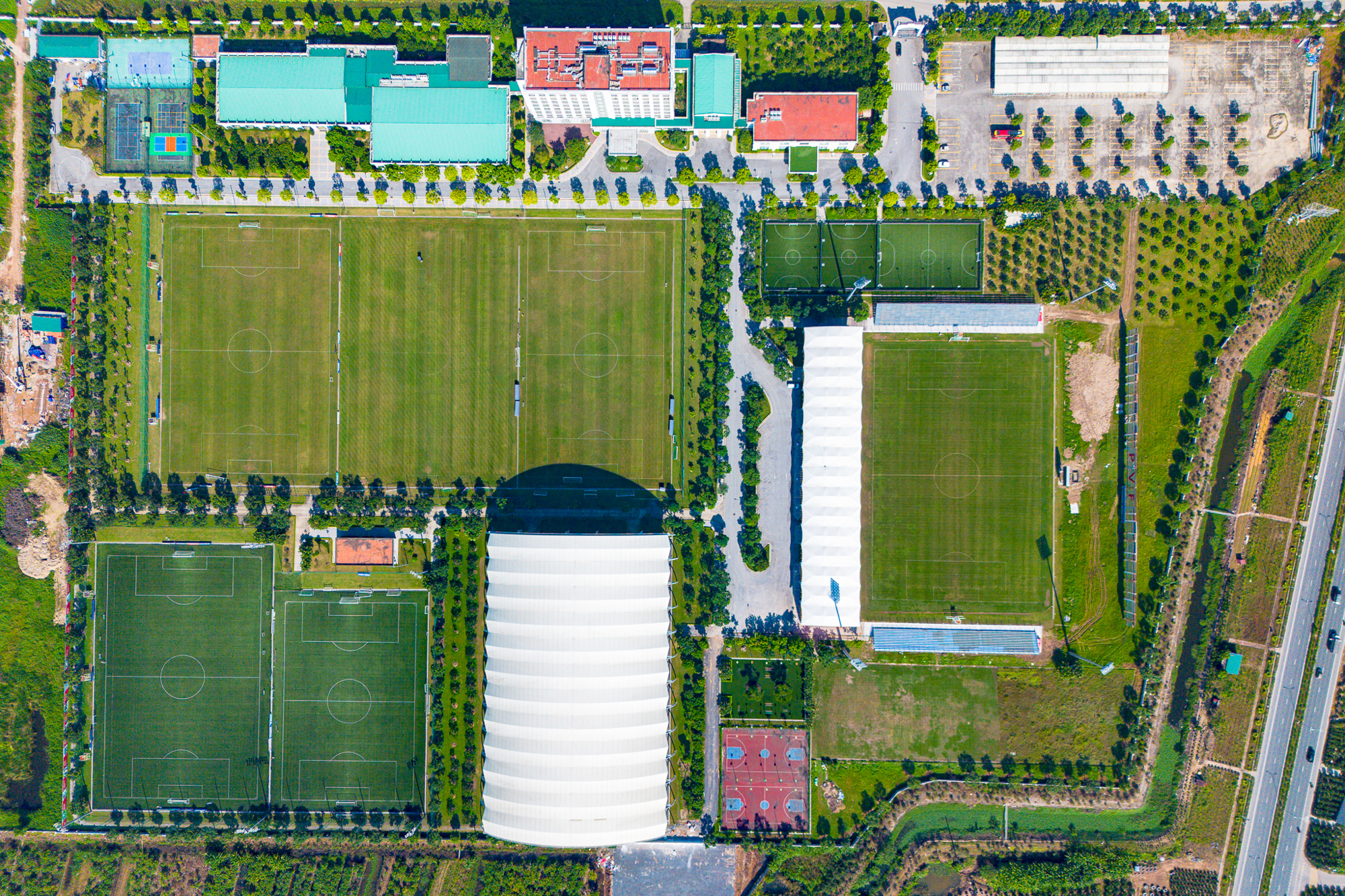 Toàn cảnh khu vực sắp xây sân vận động lớn nhất Việt Nam tại Hưng Yên: Sức chứa gấp rưỡi sân Mỹ Đình, do Vinhomes xây dựng- Ảnh 4. Toàn cảnh khu vực sắp xây sân vận động lớn nhất Việt Nam tại Hưng Yên: Sức chứa gấp rưỡi sân Mỹ Đình, do Vinhomes xây dựng- Ảnh 4.