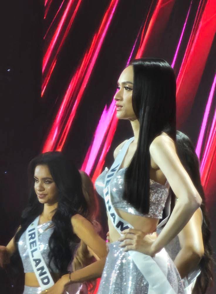 Chung kết Miss Universe: Hương Giang có chia sẻ đầu tiên sau khi bị loại sốc, Tân Hoa hậu sắp lộ diện!- Ảnh 4. Chung kết Miss Universe: Hương Giang có chia sẻ đầu tiên sau khi bị loại sốc, Tân Hoa hậu sắp lộ diện!- Ảnh 4.