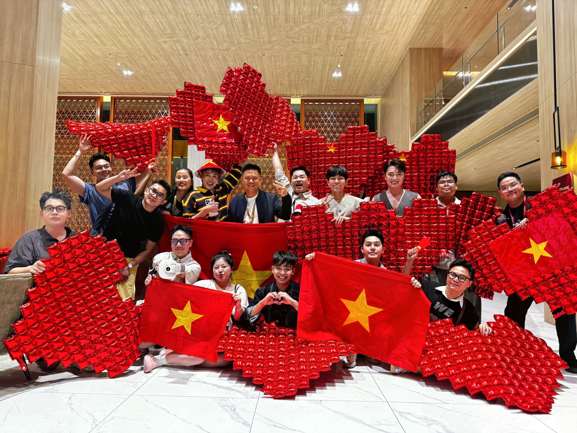 Chung kết Miss Universe: Hương Giang có chia sẻ đầu tiên sau khi bị loại sốc, Tân Hoa hậu sắp lộ diện!- Ảnh 12. Chung kết Miss Universe: Hương Giang có chia sẻ đầu tiên sau khi bị loại sốc, Tân Hoa hậu sắp lộ diện!- Ảnh 12.