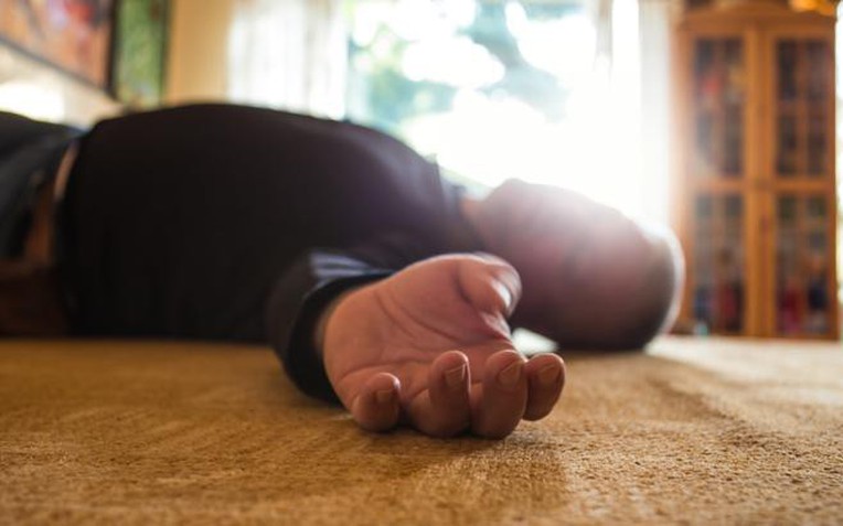 2 người đàn ông tử vong vì đột quỵ: Bác sĩ nói thẳng “hãy cảnh giác với 2 thời điểm này trong ngày"- Ảnh 1.