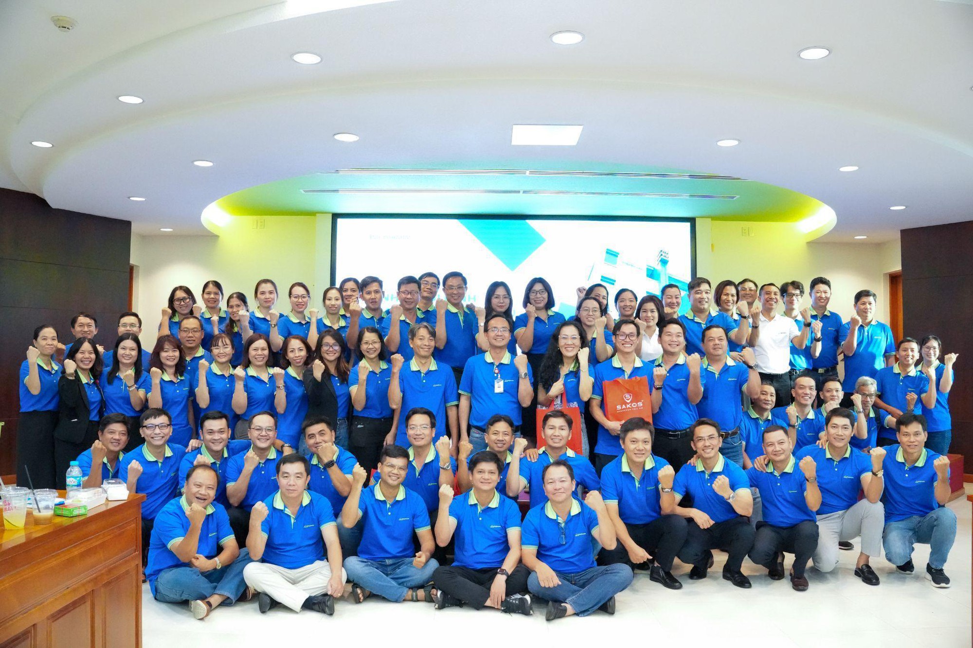 Imexpharm được vinh danh “Nơi làm việc tốt nhất Việt Nam - ngành dược” năm 2025 - Ảnh 2. Imexpharm được vinh danh “Nơi làm việc tốt nhất Việt Nam - ngành dược” năm 2025 - Ảnh 2.