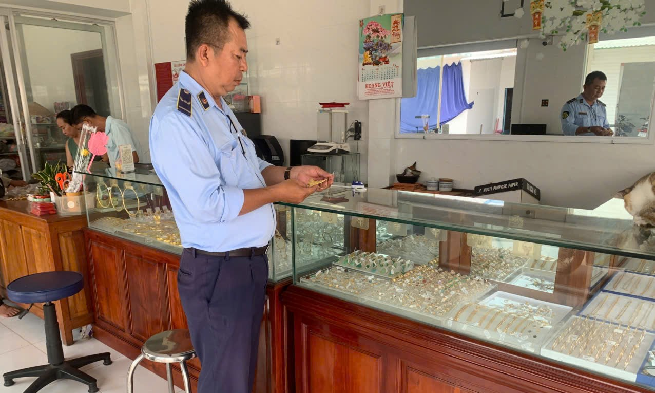Phát hiện hàng chục vụ vi phạm kinh doanh vàng- Ảnh 1.