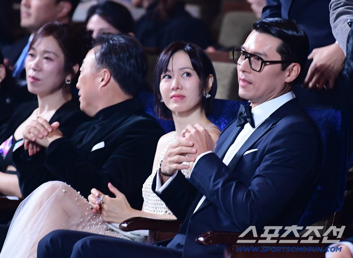 Thái độ của Son Ye Jin giữa tâm bão chỉ trích- Ảnh 3. Thái độ của Son Ye Jin giữa tâm bão chỉ trích- Ảnh 3.