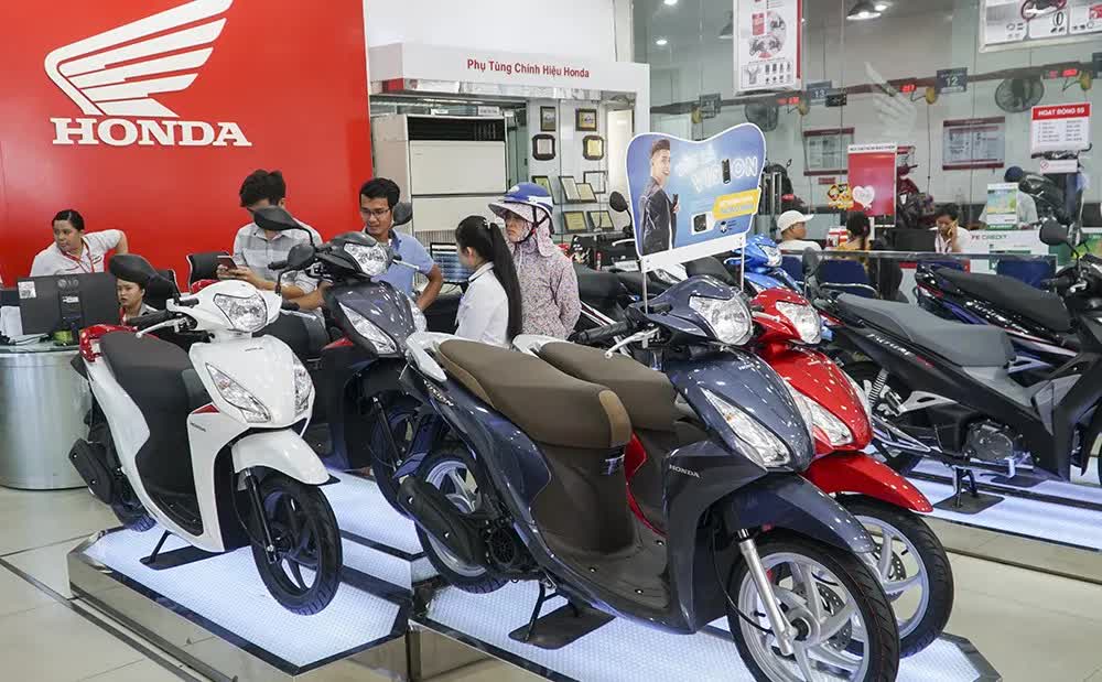 Sớm ban hành bảng giá tính lệ phí trước bạ ô tô, xe máy 2026- Ảnh 1. Sớm ban hành bảng giá tính lệ phí trước bạ ô tô, xe máy 2026- Ảnh 1.