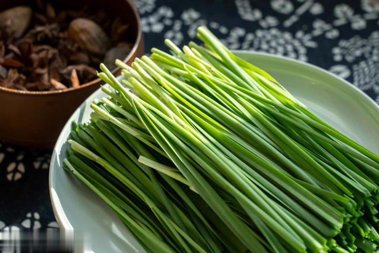 3 loại rau ăn nhiều “hại thận”, ngon bổ mấy cũng đừng tham ăn- Ảnh 2. 3 loại rau ăn nhiều “hại thận”, ngon bổ mấy cũng đừng tham ăn- Ảnh 2.