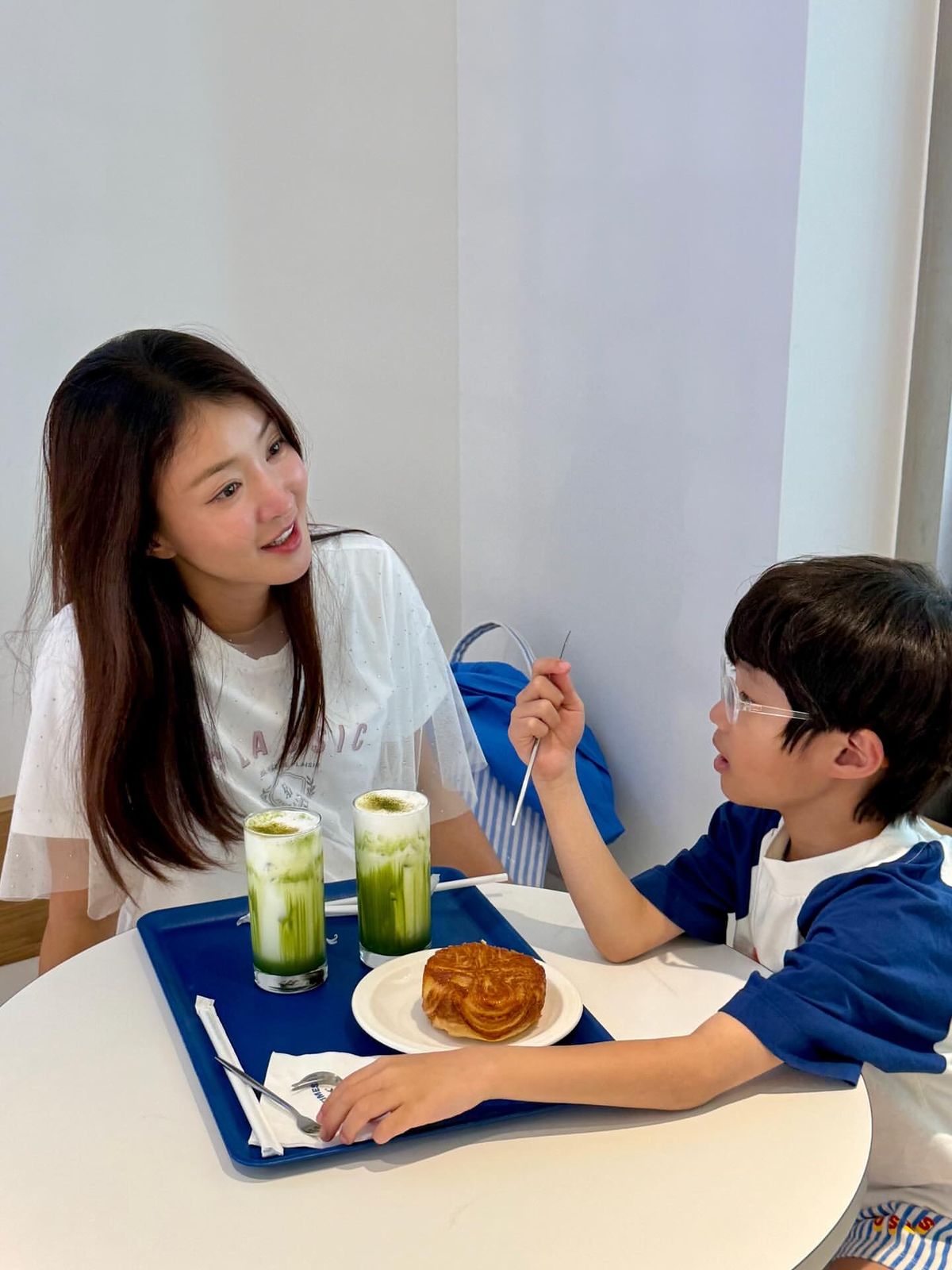 Mong muốn con hiếu thảo thì bố mẹ đừng âm thầm mỗi ngày "gieo" những hành vi này - Ảnh 1. Mong muốn con hiếu thảo thì bố mẹ đừng âm thầm mỗi ngày "gieo" những hành vi này - Ảnh 1.