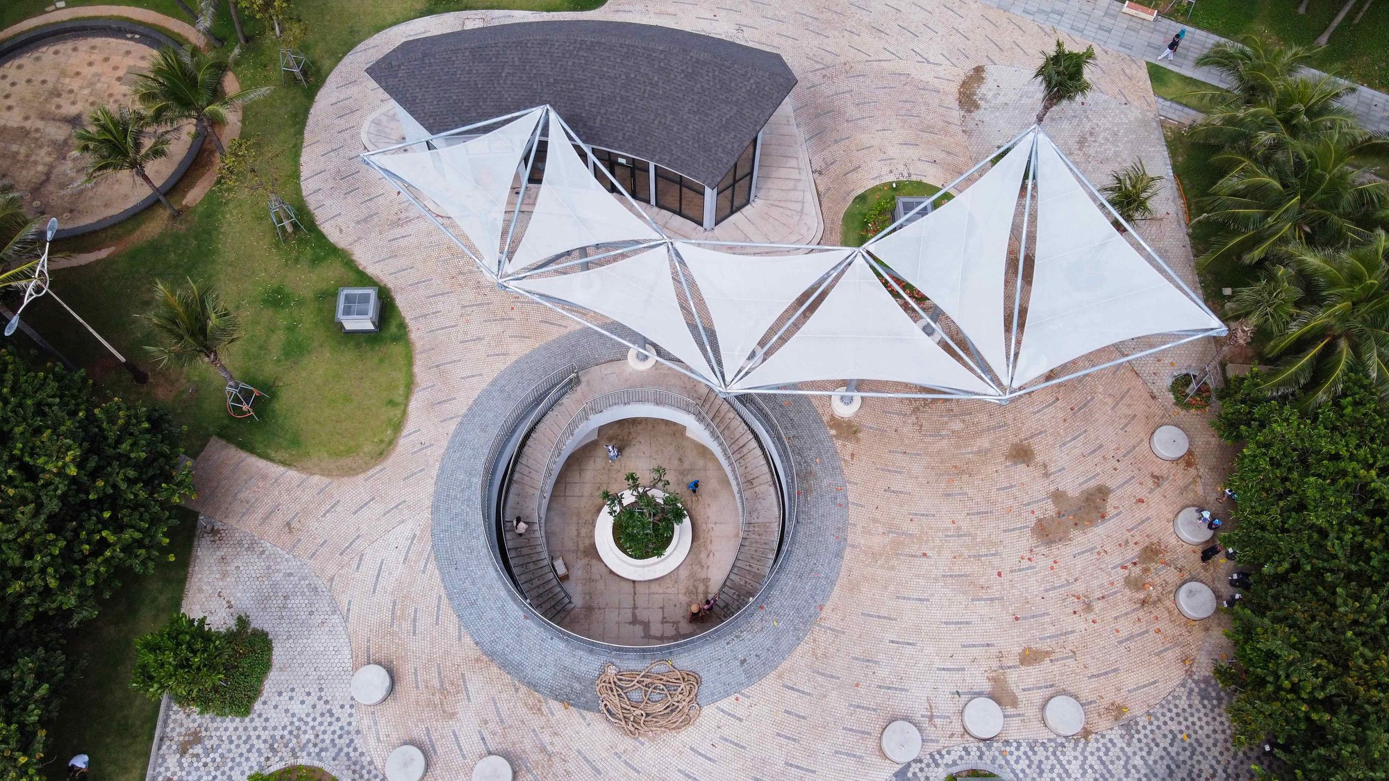 - Ảnh 5. - Ảnh 5.