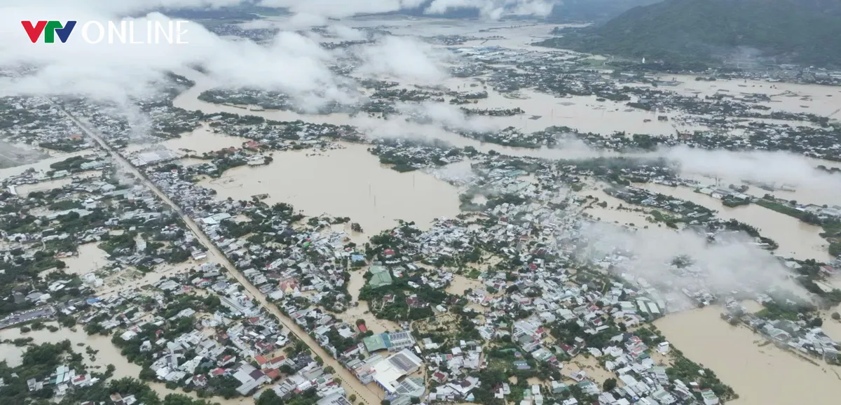 85 người chết, mất tích do mưa lũ lịch sử ở miền Trung- Ảnh 3. 85 người chết, mất tích do mưa lũ lịch sử ở miền Trung- Ảnh 3.