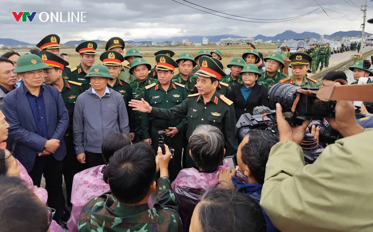 85 người chết, mất tích do mưa lũ lịch sử ở miền Trung- Ảnh 5. 85 người chết, mất tích do mưa lũ lịch sử ở miền Trung- Ảnh 5.