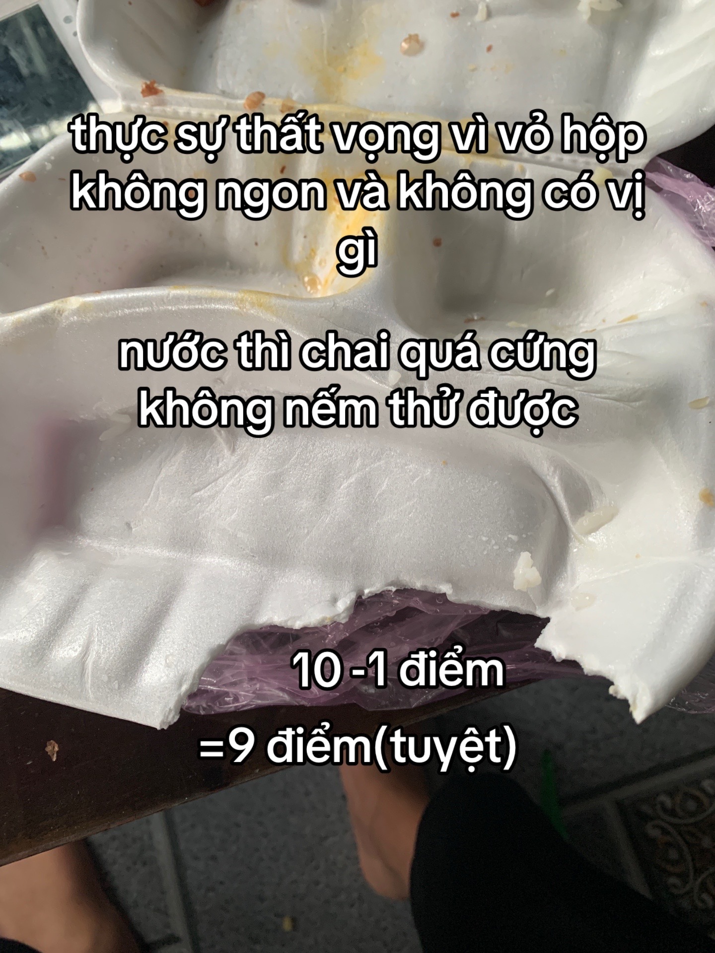 Hình ảnh những chiếc vỏ hộp đựng cơm cứu trợ gây xúc động- Ảnh 8. Hình ảnh những chiếc vỏ hộp đựng cơm cứu trợ gây xúc động- Ảnh 8.
