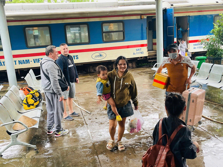 Đường sắt huỷ 41 đoàn tàu khách do ảnh hưởng lũ lụt tại Nam Trung Bộ- Ảnh 4.