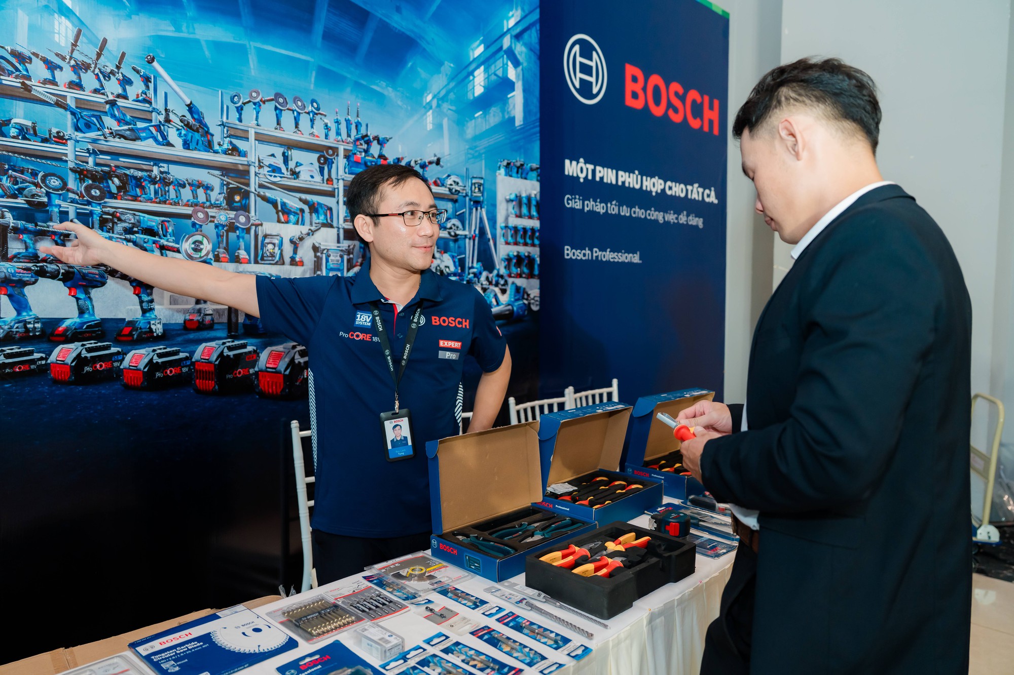 SIKA nâng cao tay nghề thợ Việt bằng kiến thức, kỹ năng và vật liệu chuẩn - Ảnh 2. SIKA nâng cao tay nghề thợ Việt bằng kiến thức, kỹ năng và vật liệu chuẩn - Ảnh 3.