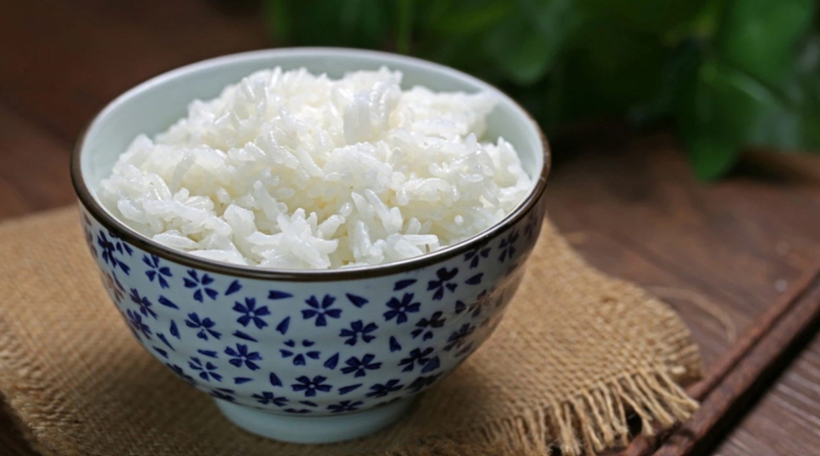 Cơm nguội để bao lâu thì bắt đầu sản sinh ra vi khuẩn gây hại?- Ảnh 1. Cơm nguội để bao lâu thì bắt đầu sản sinh ra vi khuẩn gây hại?- Ảnh 1.