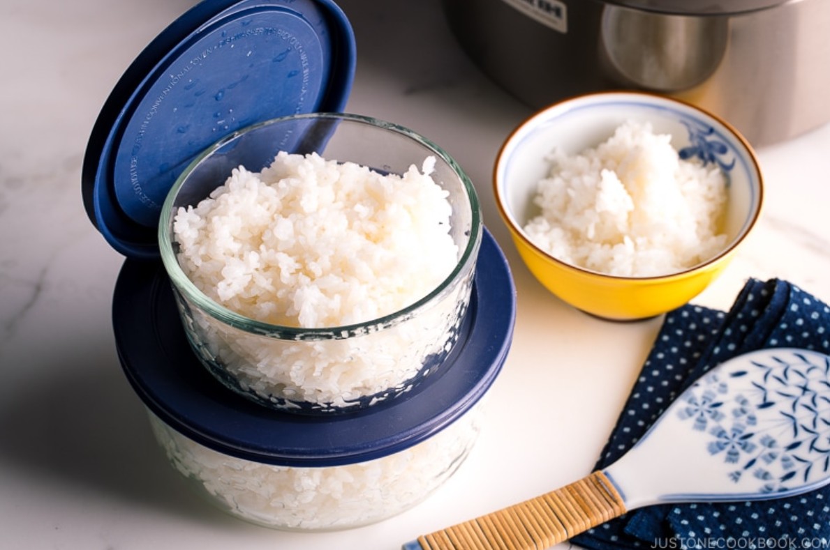 Cơm nguội để bao lâu thì bắt đầu sản sinh ra vi khuẩn gây hại?- Ảnh 2. Cơm nguội để bao lâu thì bắt đầu sản sinh ra vi khuẩn gây hại?- Ảnh 2.