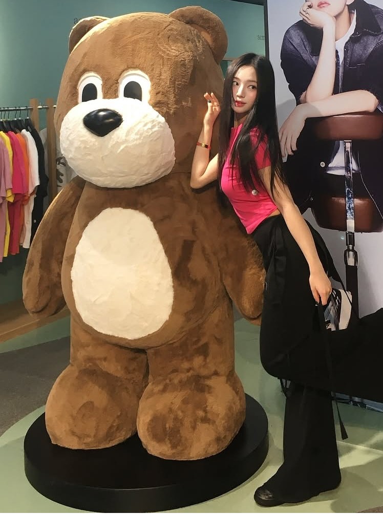 Từ đường phố Hàn đến Việt Nam: nhân vật gấu đáng yêu đang chiếm sóng mạng xã hội- Ảnh 3.