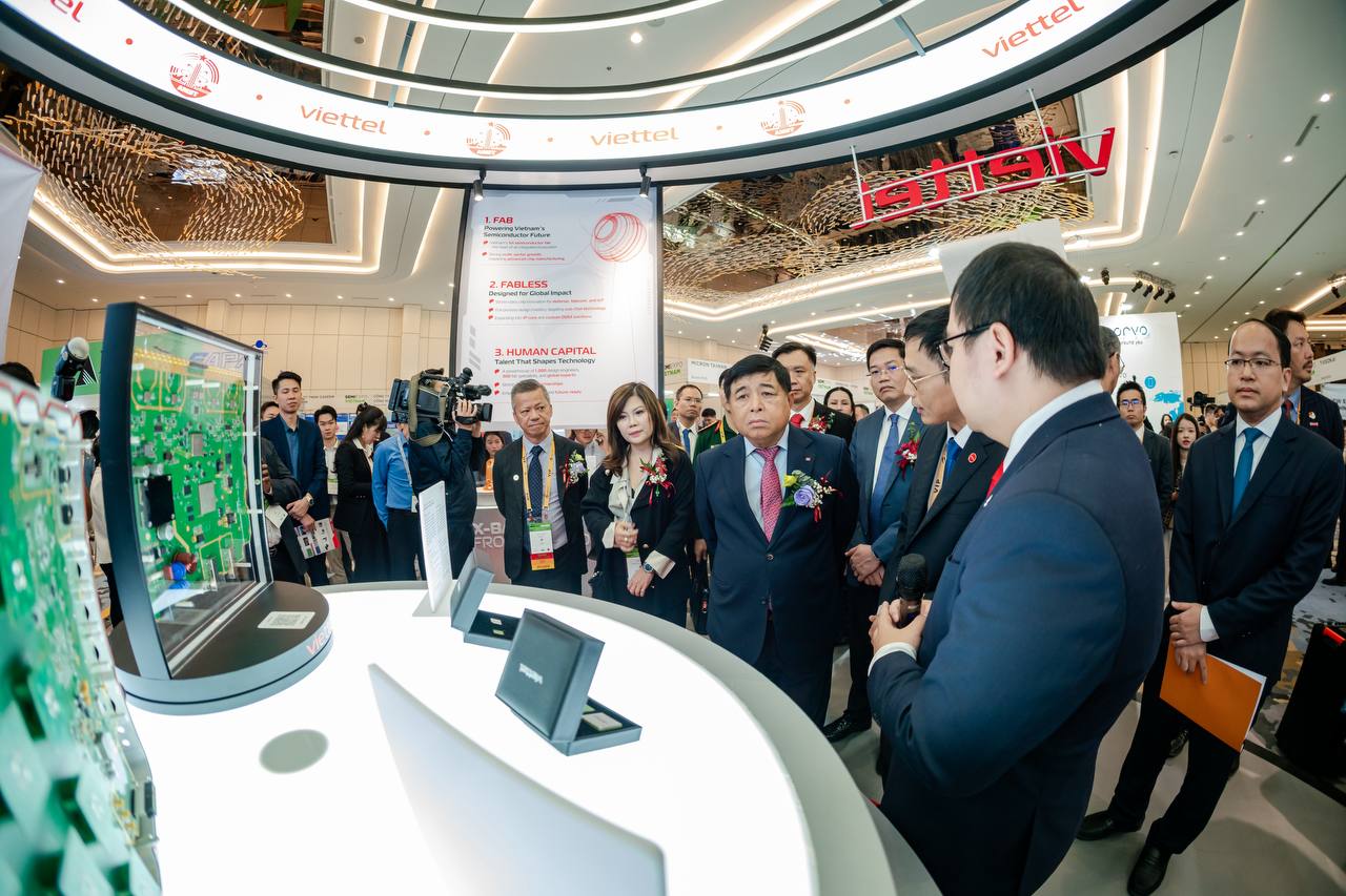 Viettel và khát vọng đưa Việt Nam thành nước bán dẫn - Ảnh 2. Viettel và khát vọng đưa Việt Nam thành nước bán dẫn - Ảnh 2.
