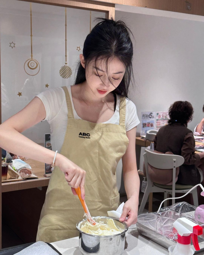 Lật tẩy đường dây đào tạo chân dài săn chồng giàu, Huỳnh Hiểu Minh và các đại gia Cbiz sập bẫy thế nào?- Ảnh 7. Lật tẩy đường dây đào tạo chân dài săn chồng giàu, Huỳnh Hiểu Minh và các đại gia Cbiz sập bẫy thế nào?- Ảnh 7.