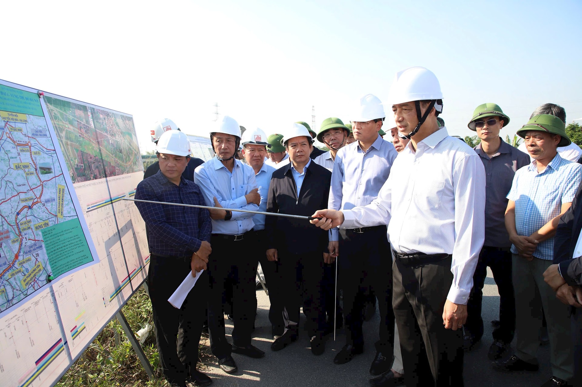 Tiến độ dự án cao tốc hơn 112km, đi qua 3 tỉnh Hà Nội - Hưng Yên - Bắc Ninh sau hơn 2 năm khởi công - Ảnh 1. Tiến độ dự án cao tốc hơn 112km, đi qua 3 tỉnh Hà Nội - Hưng Yên - Bắc Ninh sau hơn 2 năm khởi công - Ảnh 1.