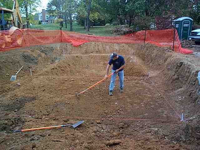 Đào hồ bơi ở vườn, người đàn ông phát hiện kho báu vàng trị giá 21 tỷ đồng: Chính quyền lập tức vào cuộc- Ảnh 1. Đào hồ bơi ở vườn, người đàn ông phát hiện kho báu vàng trị giá 21 tỷ đồng: Chính quyền lập tức vào cuộc- Ảnh 1.