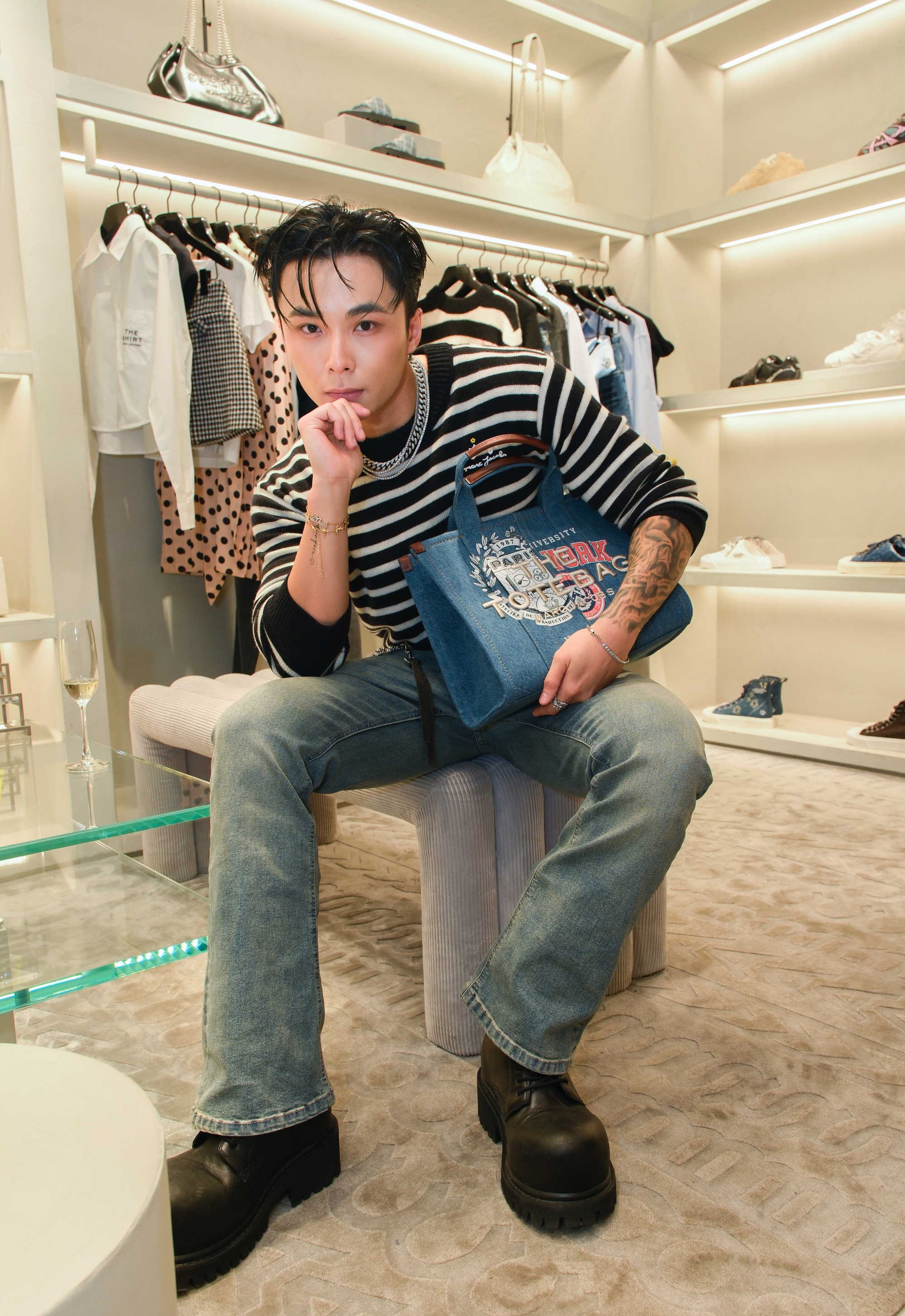 Dakota - Cristina - The Tote Bag: Bộ ba thiết kế dẫn dắt cuộc chơi chất liệu của nhà mốt Mỹ mùa cuối năm 2025- Ảnh 1. Dakota - Cristina - The Tote Bag: Bộ ba thiết kế dẫn dắt cuộc chơi chất liệu của nhà mốt Mỹ mùa cuối năm 2025- Ảnh 1.