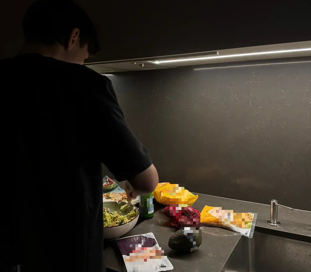 Người phụ nữ qua đời vì ung thư dạ dày, bác sĩ điều trị than thở: 3 thói xấu trước khi ngủ đã hại bà, nhắc không chịu bỏ! - Ảnh 3.