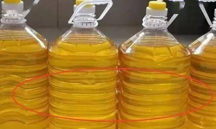 4 loại dầu ăn nhiều "phá gan", thơm ngon mấy cũng hạn chế- Ảnh 2. 4 loại dầu ăn nhiều "phá gan", thơm ngon mấy cũng hạn chế- Ảnh 2.