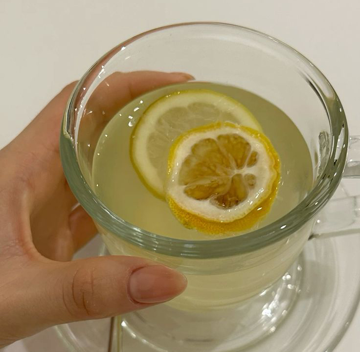 Chăm uống 4 loại nước này mỗi sáng giúp chị em "quét rác" trong tử cung, nuôi dưỡng dạ dày, dưỡng da sáng khỏe - Ảnh 1.